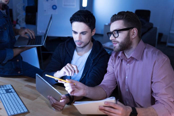 why-enterprises-hire-flutter-developers-from-quytech-for-long-term-projects