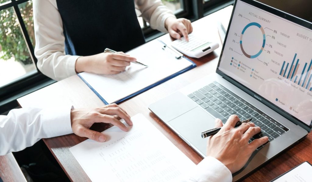 fractional cmo for startups