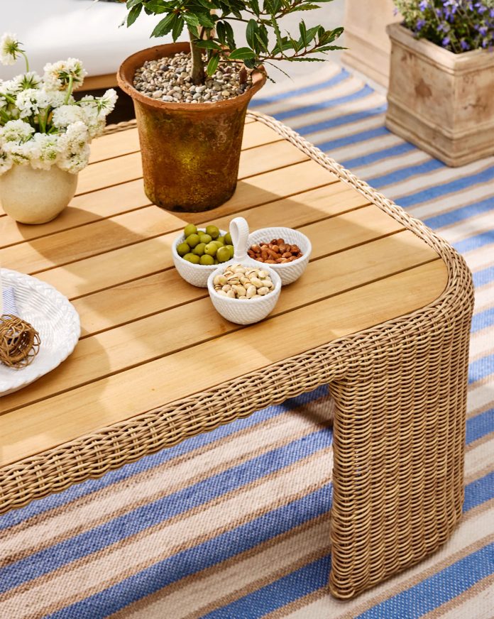 Outdoor Tabletop Decor UK: Small Details That Make Alfresco Spaces Feel Finished